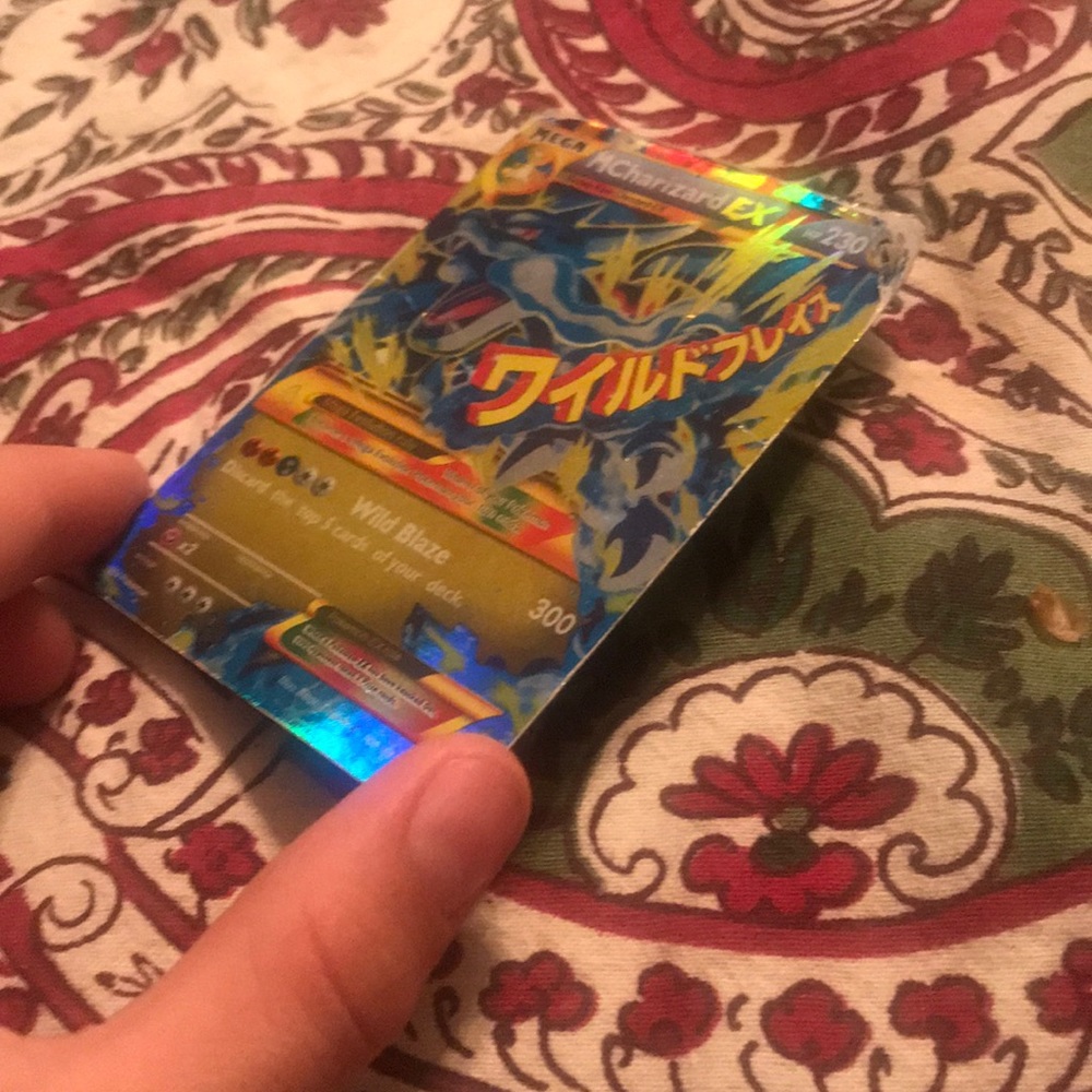Mega Charizard Pokémon - Picture 2 of 4